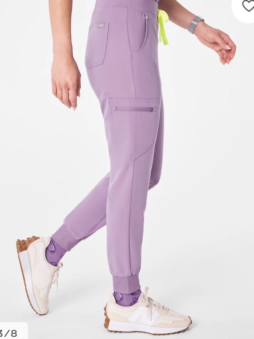 FIGS SCRUB SET Lavender Haze Rafaela top/Zamora Joggers Set - Picture 3 of 9